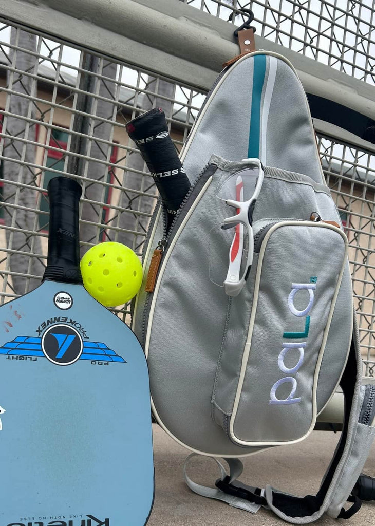 Pickleball bag grey with pickleball rackets
